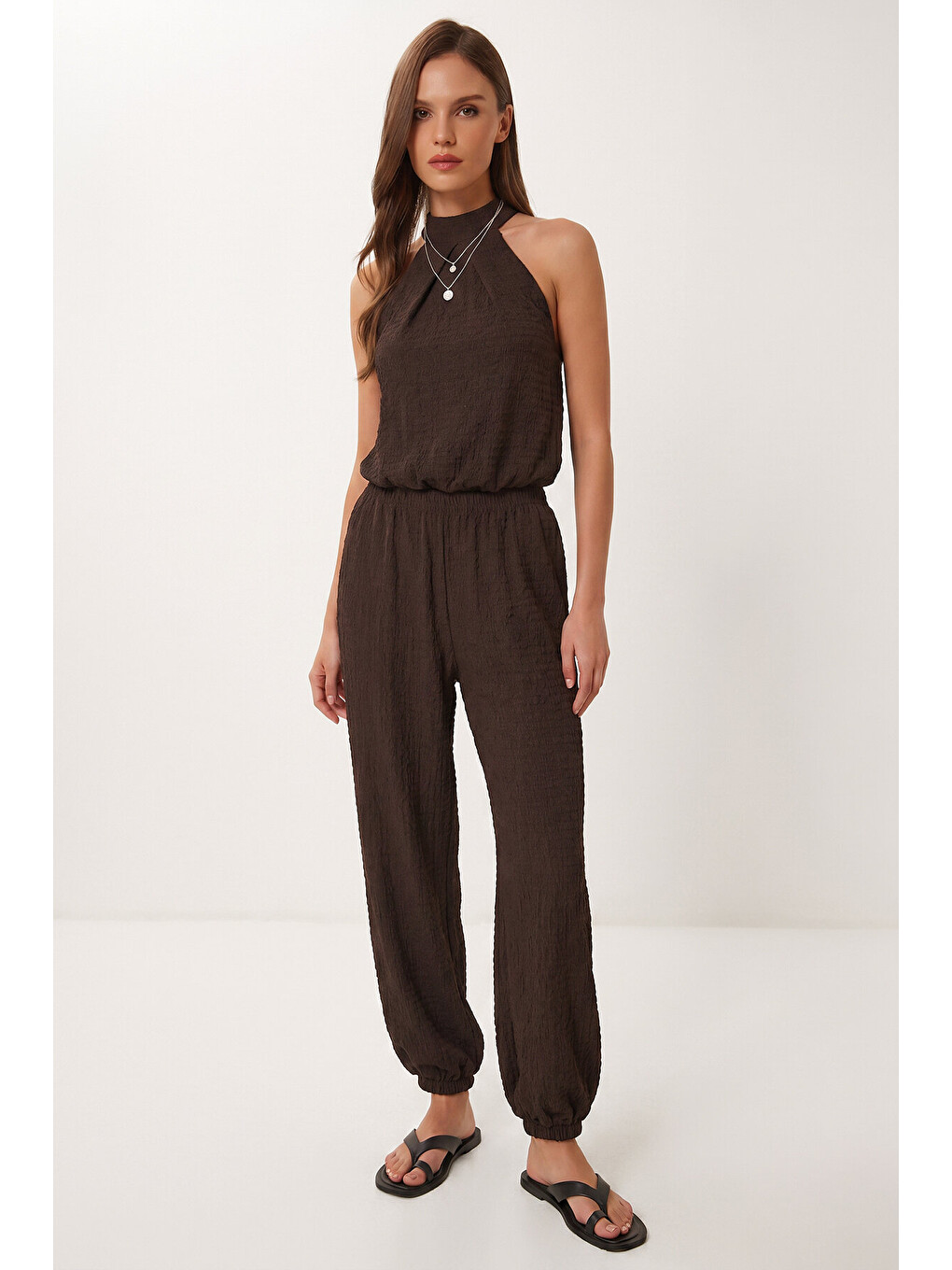 Kahverengi Halter Yaka Bluz Pantolon Krinkıl Takım KAHVERENGİ LFW0027-2
