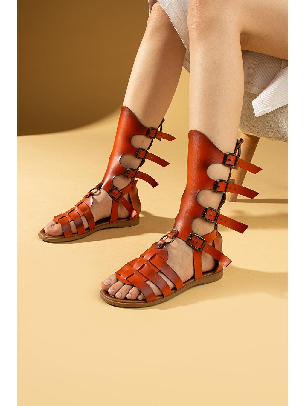 Turuncu 4 Tokalı Önü Açık Fermuarlı Rahat Kalıp Gladyo Kadın Sandalet 51-0403-24