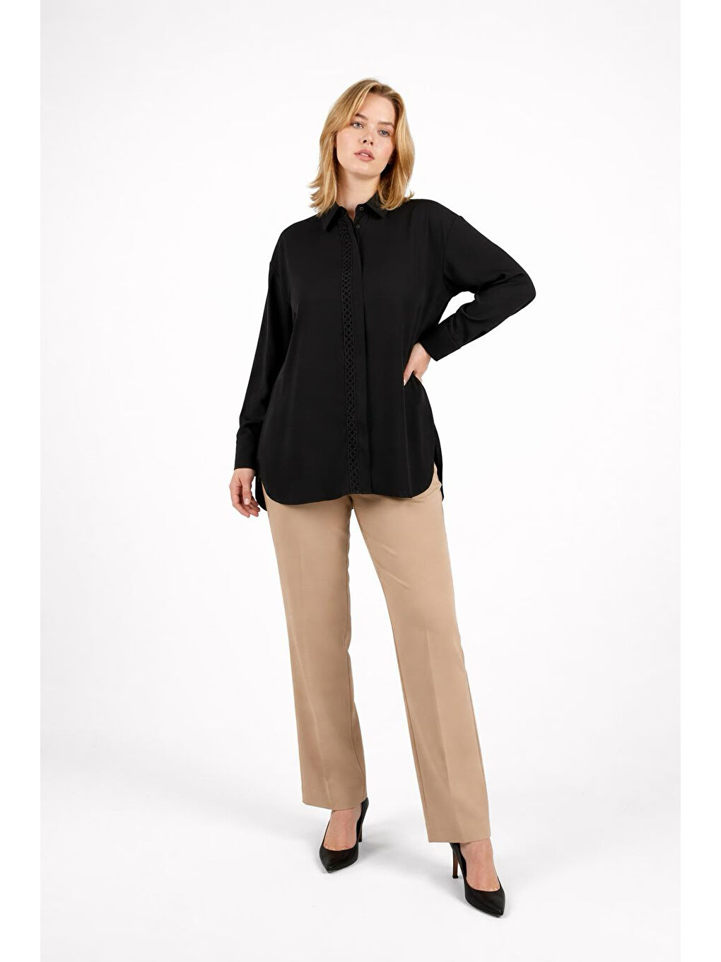 Siyah Büyük Beden İç Göstermeyen Uzun Oversize Önü Nakışlı Gömlek-1