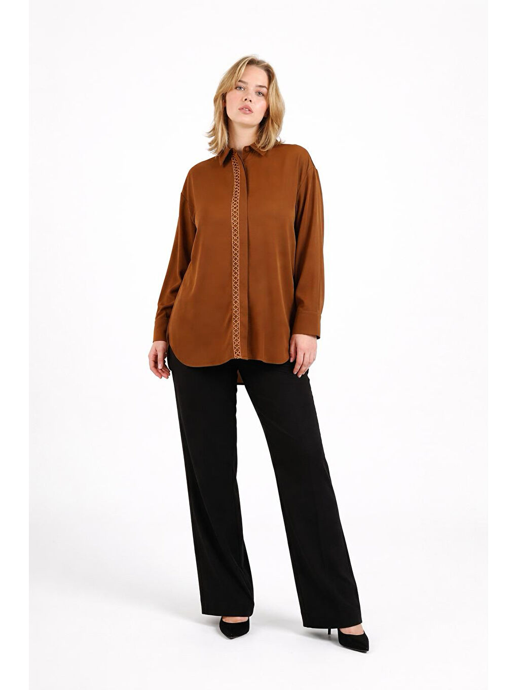 Kahverengi Büyük Beden İç Göstermeyen Uzun Oversize Önü Nakışlı Gömlek-3
