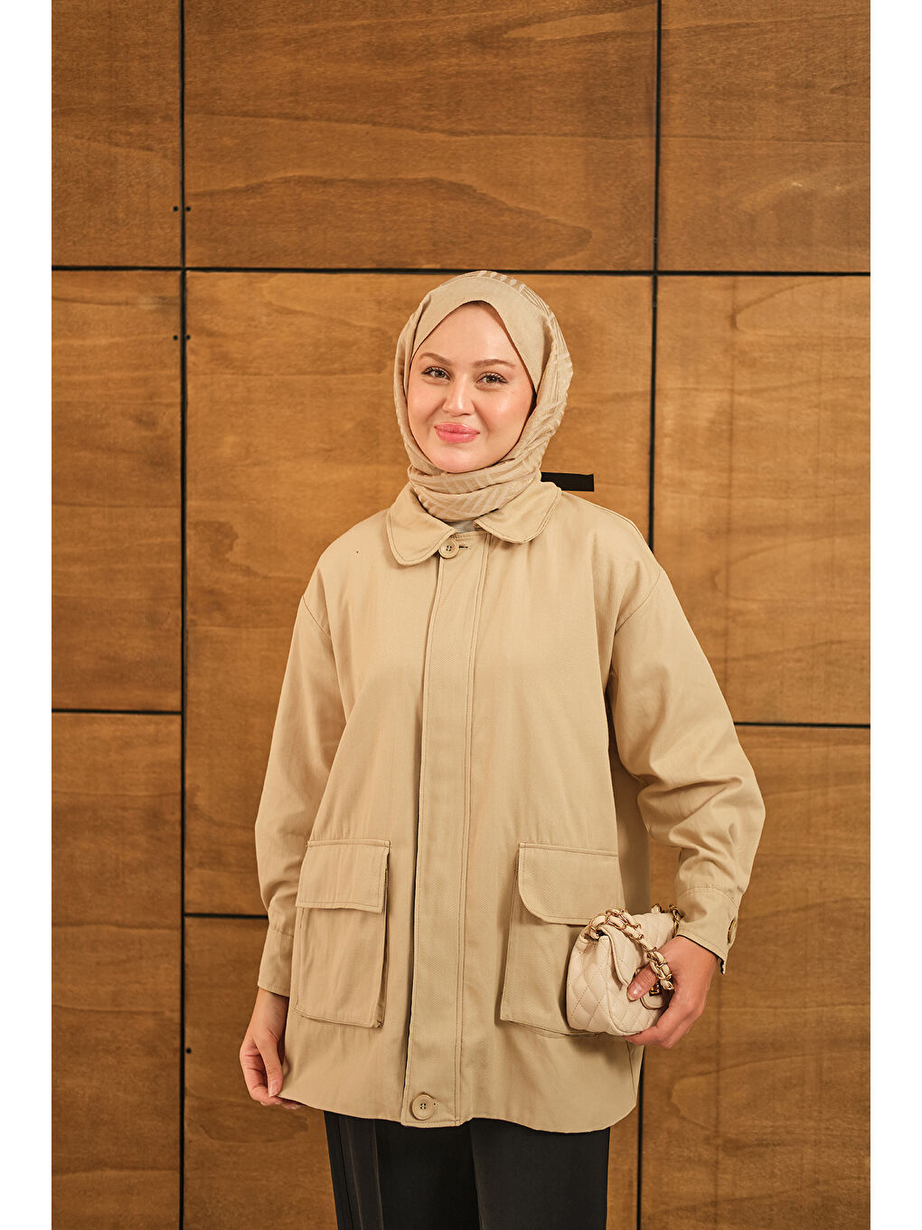 Bej Kadın Fermuarlı Gabardin Ceket Taş