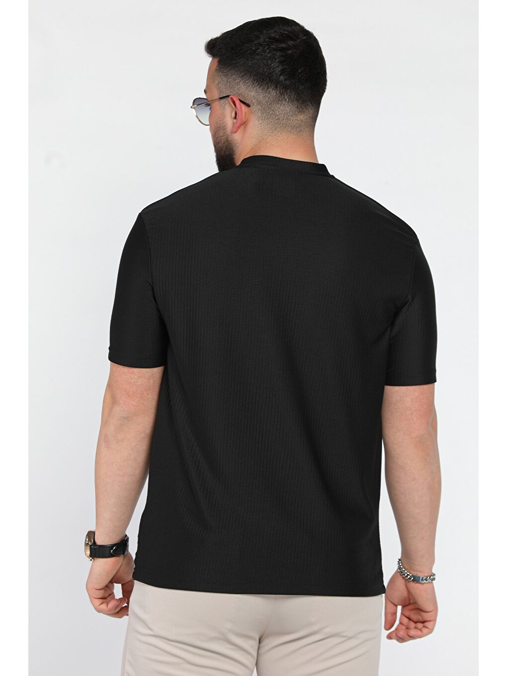 Siyah Kendinden Desenli Bisiklet Yaka Erkek Tişört-2