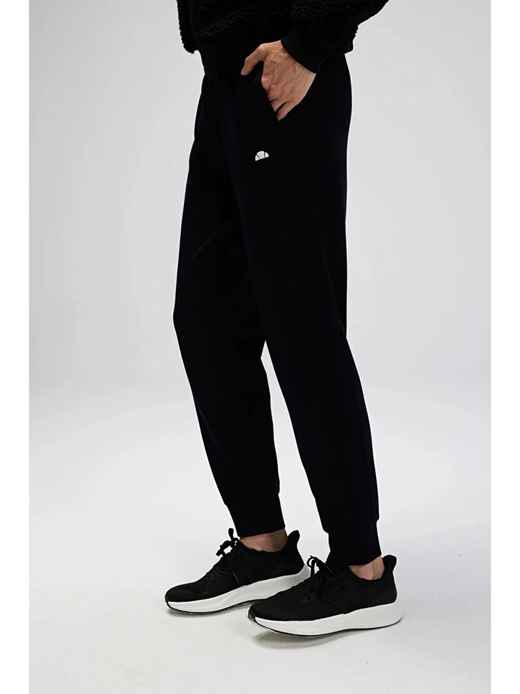 Siyah Pamuklu Regular Fit Normal Bel Ribanalı Paça Kadın Eşofman Altı EF532-BK-2