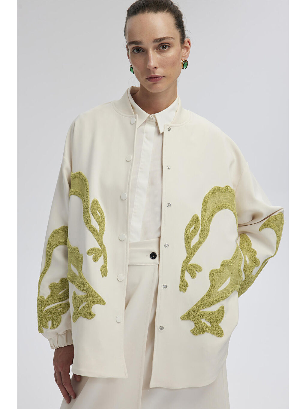 Ekru Nakışlı Krep Ceket