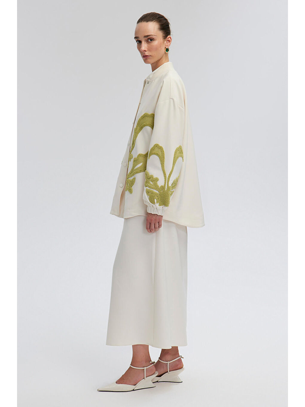 Ekru Nakışlı Krep Ceket-2