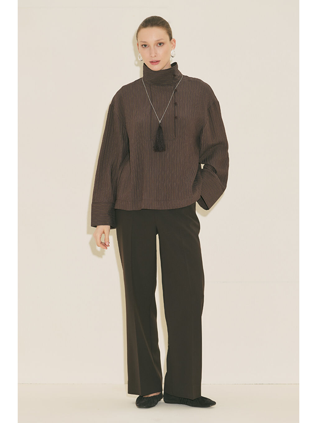 Geniş Yaka Çizgili Bluz Kahverengi-3