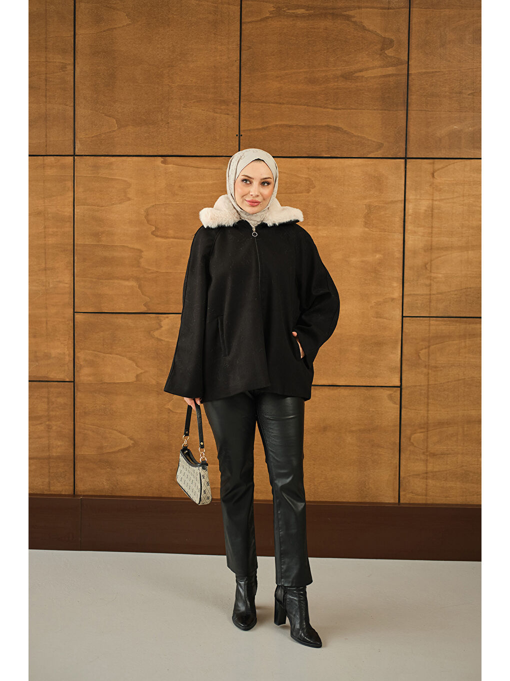 Kadın Pelüş Yaka Ceket Siyah-1