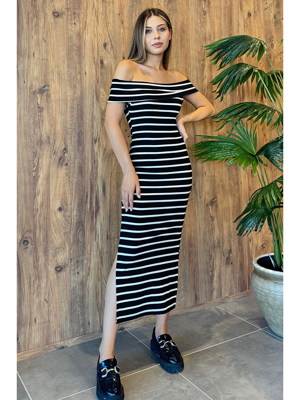 Siyah Çizgili Madonna Elbise