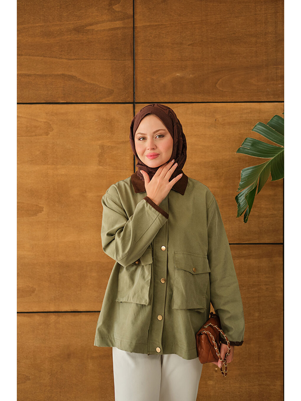 Kadın Yakası Ve Bilekleri Kadife Detaylı Ceket Haki Yeşil-1
