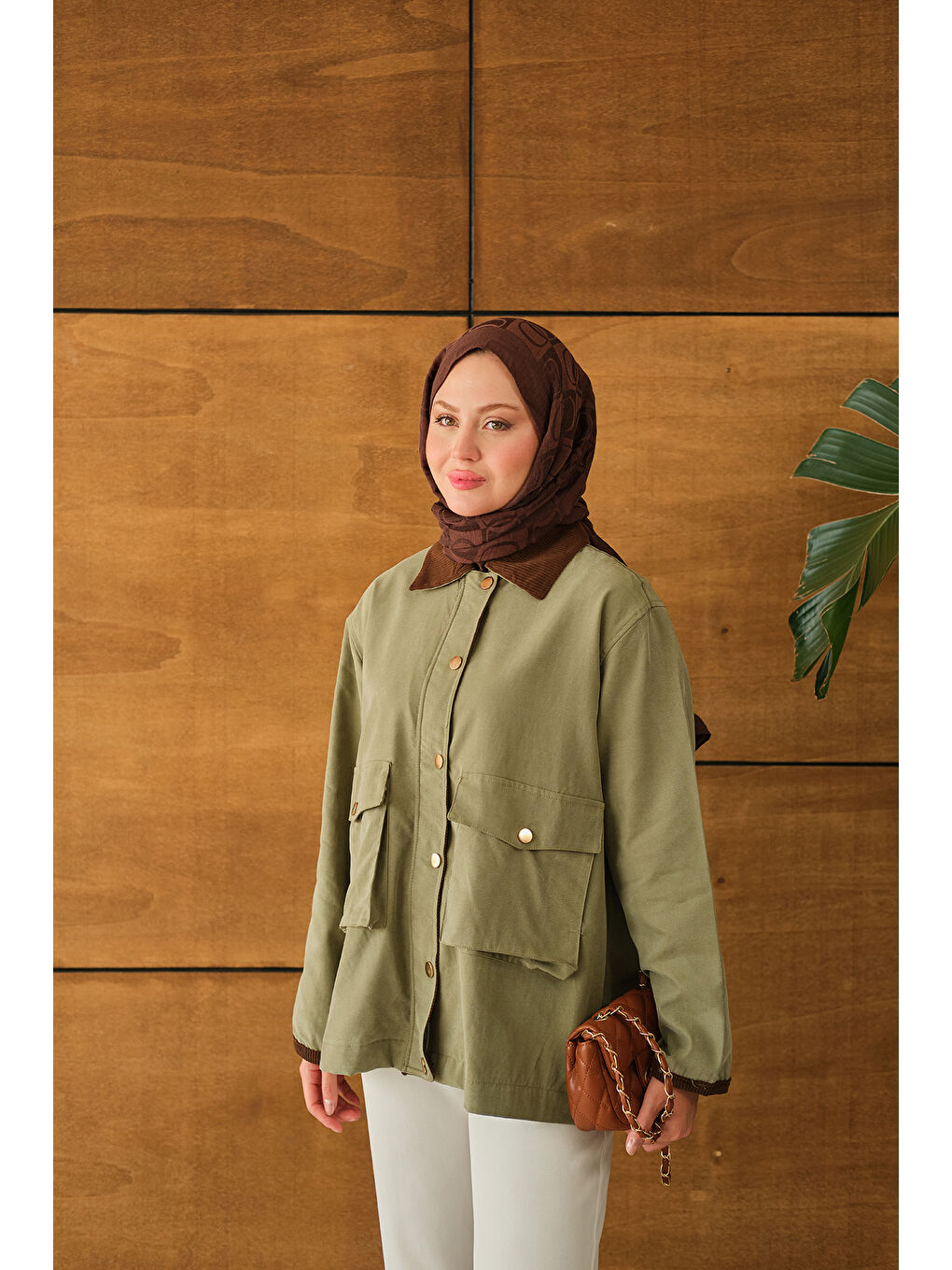 Kadın Yakası Ve Bilekleri Kadife Detaylı Ceket Haki Yeşil-3