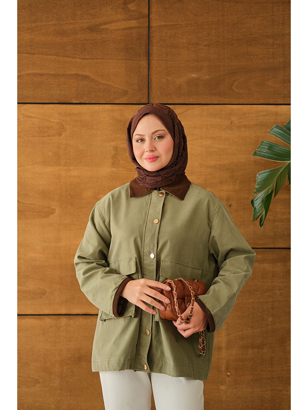 Kadın Yakası Ve Bilekleri Kadife Detaylı Ceket Haki Yeşil-4