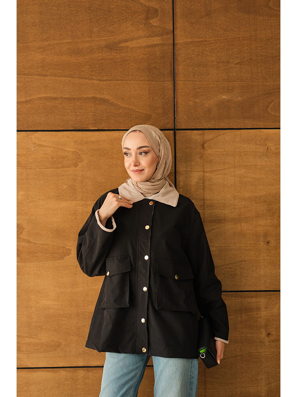 Kadın Yakası Ve Bilekleri Kadife Detaylı Ceket Siyah-1
