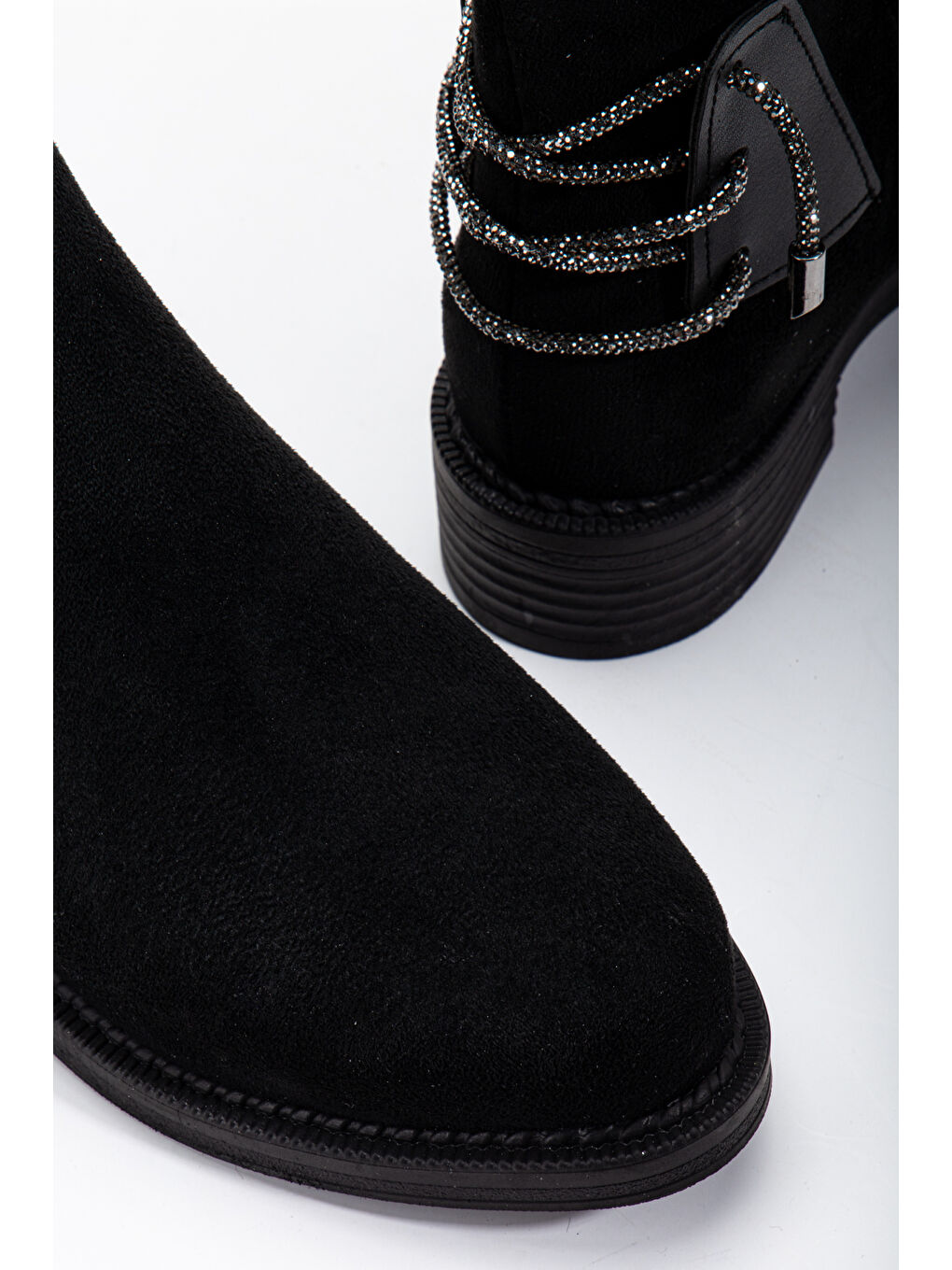 Kadın Siyah Süet Termo Taban Arkası Taşlı İp Geçişli Fermuarlı Kısa Topuklu Bot-3