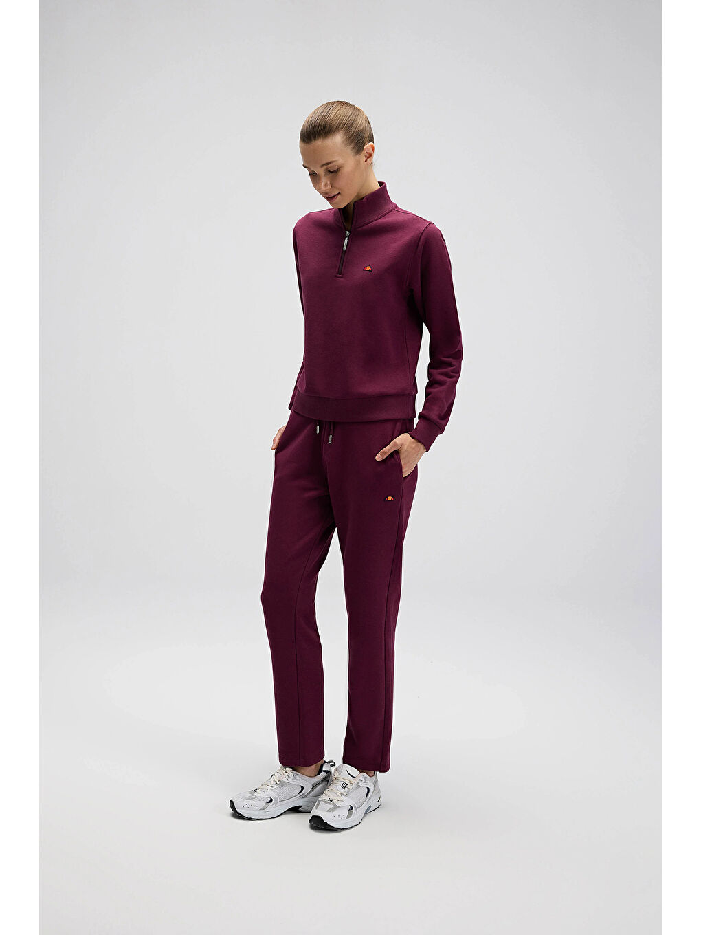 Bordo Pamuklu Regular Fit Yarım Fermuarlı Dik Yaka Kadın Sweat EF557-BRD-3