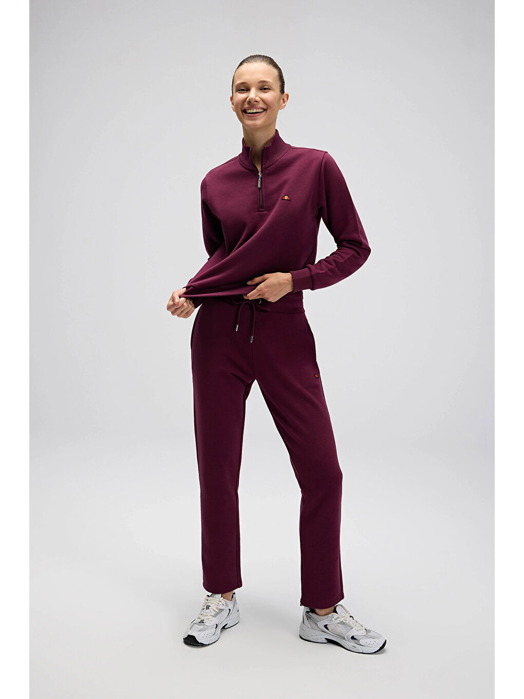 Bordo Pamuklu Regular Fit Yarım Fermuarlı Dik Yaka Kadın Sweat EF557-BRD-4