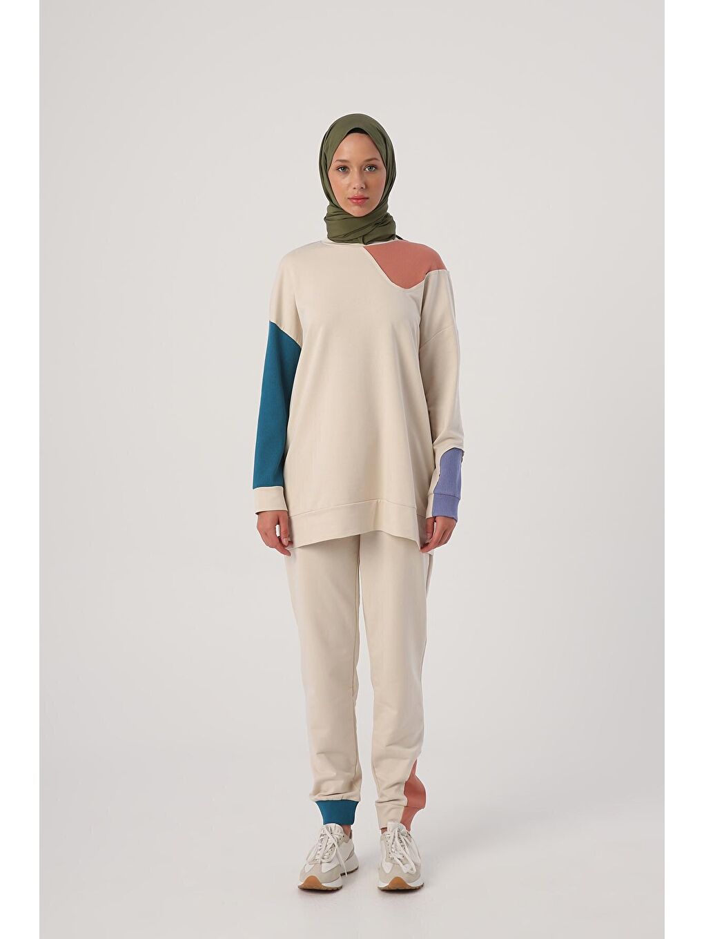 Açık Bej  Renkli Garnili Eşofman Takımı-1