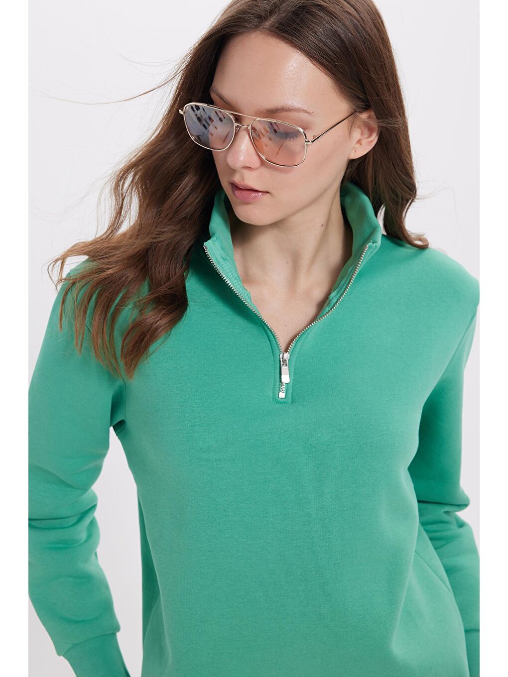 Kadın Relax Fit Rahat Kesim Pamuklu İçi Polarlı Yarım Fermuarlı Yeşil Dik Yaka Sweatshirt