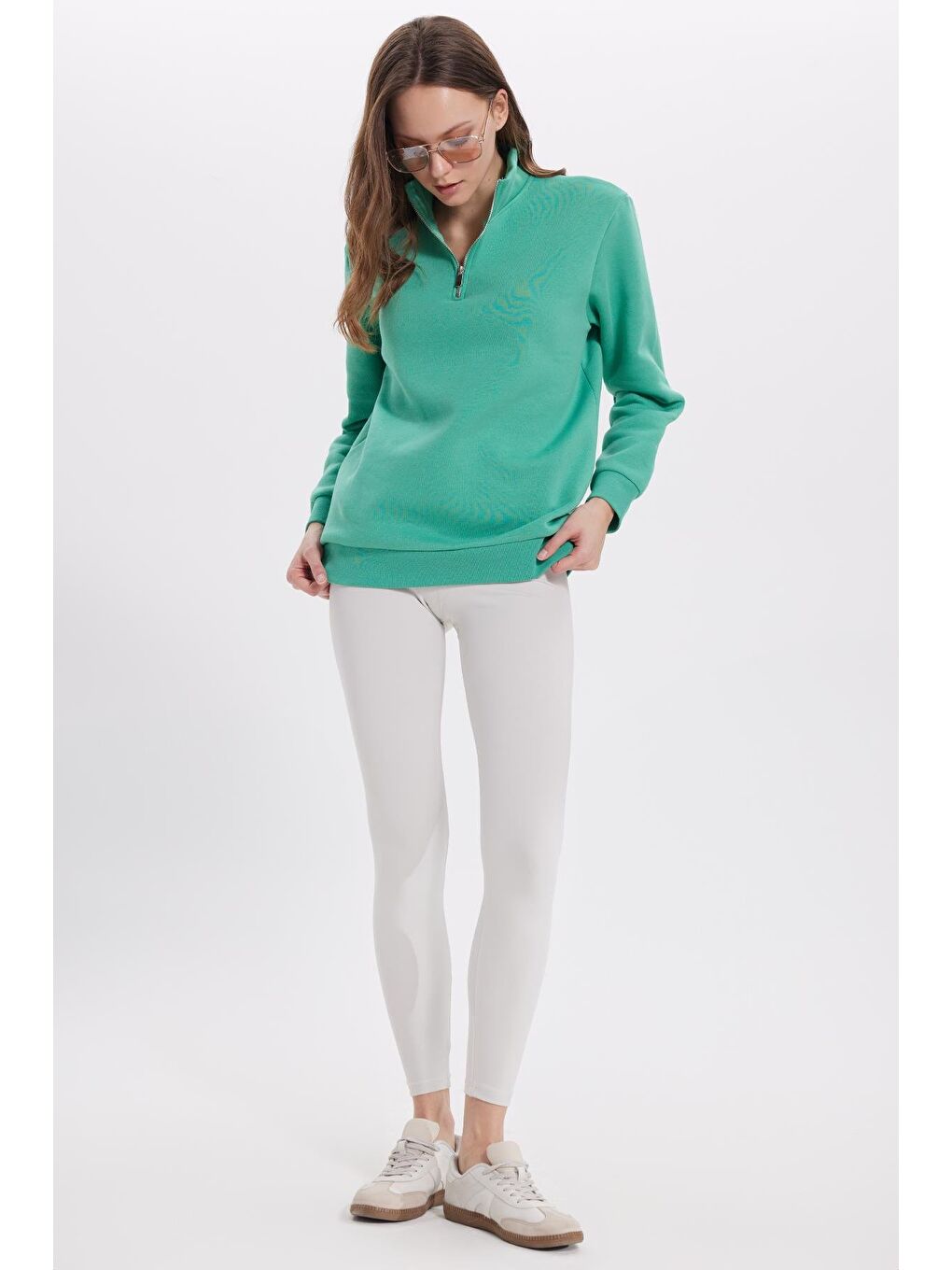 Kadın Relax Fit Rahat Kesim Pamuklu İçi Polarlı Yarım Fermuarlı Yeşil Dik Yaka Sweatshirt-2