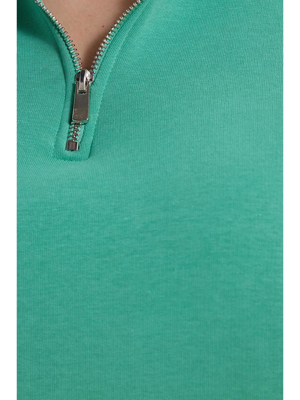 Kadın Relax Fit Rahat Kesim Pamuklu İçi Polarlı Yarım Fermuarlı Yeşil Dik Yaka Sweatshirt-4