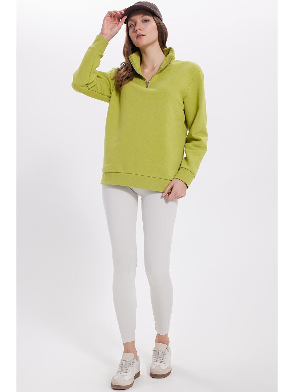 Kadın Relax Fit Rahat Kesim Pamuklu İçi Polarlı Yarım Fermuarlı Yeşil Dik Yaka Sweatshirt-2