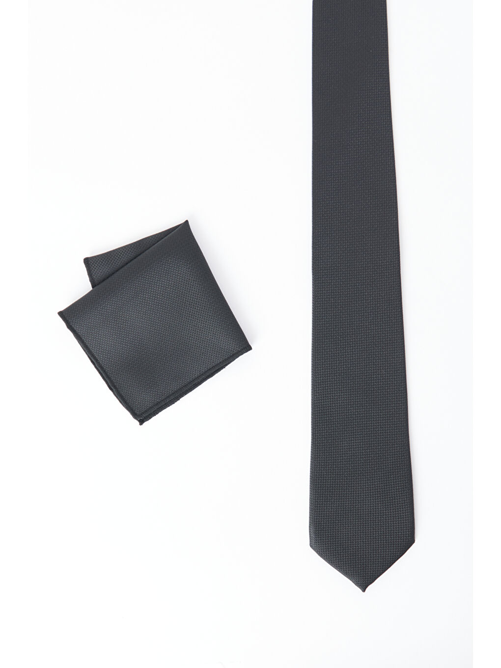 Erkek Siyah Desenli Kravat-Mendil Set