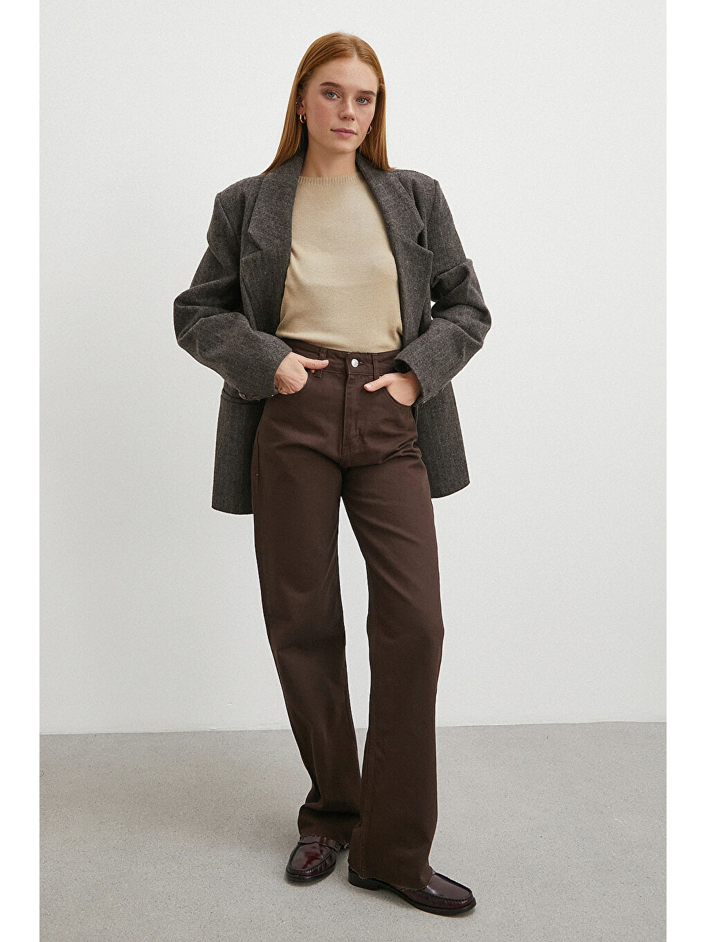 Karışık Yüksek Bel Kesik Boru Paça Jean Kahve-3