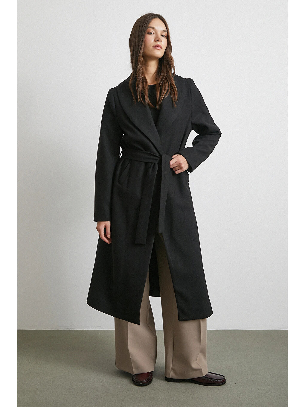 Kuşaklı Kaşe Kaban Siyah-2