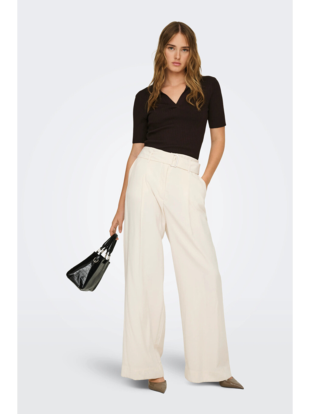 Bej Onltila Loose Fit Yüksel Bel Geniş Paça Kemer Detaylı Pantolon 15367390-1