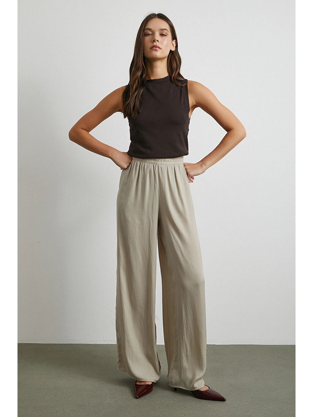 Bej Beli Lastikli Dökümlü Geniş Paça Pantolon Taş-2