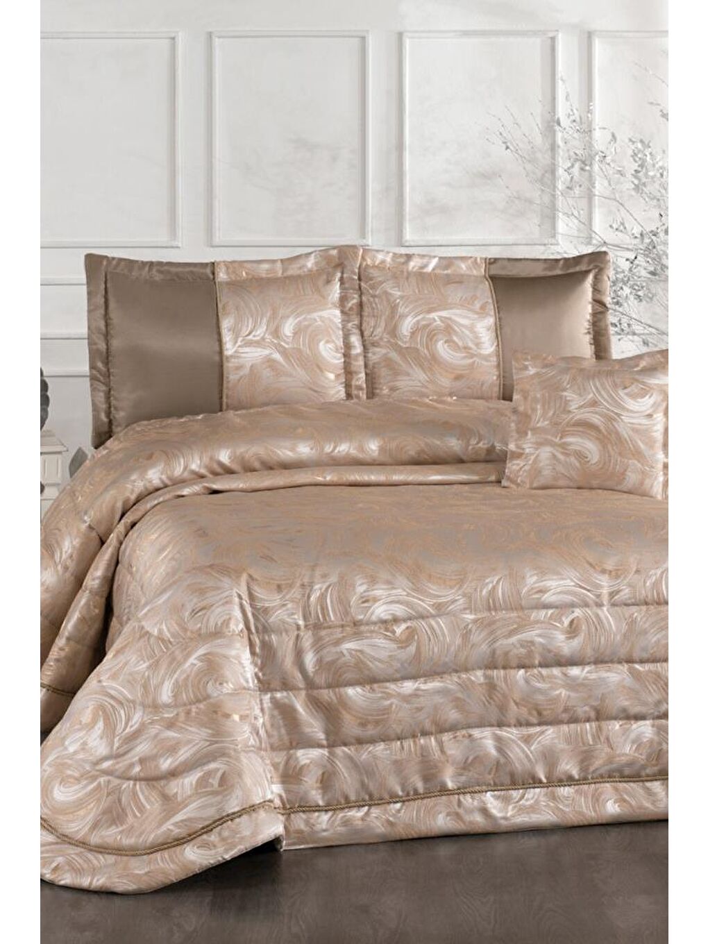 İrida Elyaf Dolgulu Çift Kişilik 250x255 Cm Yatak Örtüsü Bej