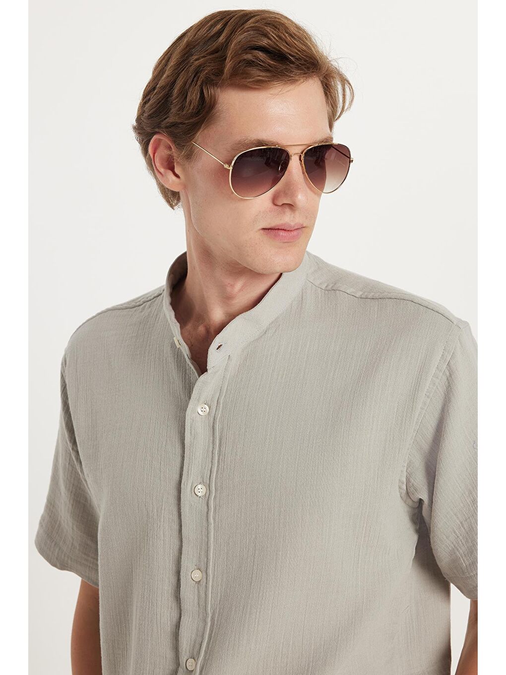 Erkek Relax Fit Rahat Kesim %100 Pamuk Müslin Kumaş Kısa Kollu Spor Hakim Yaka Gri Gömlek-1