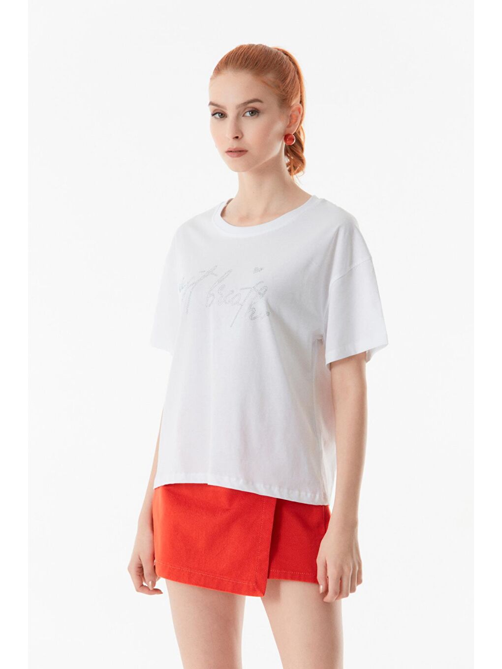 Beyaz Baskılı Bisiklet Yaka Tişört-1