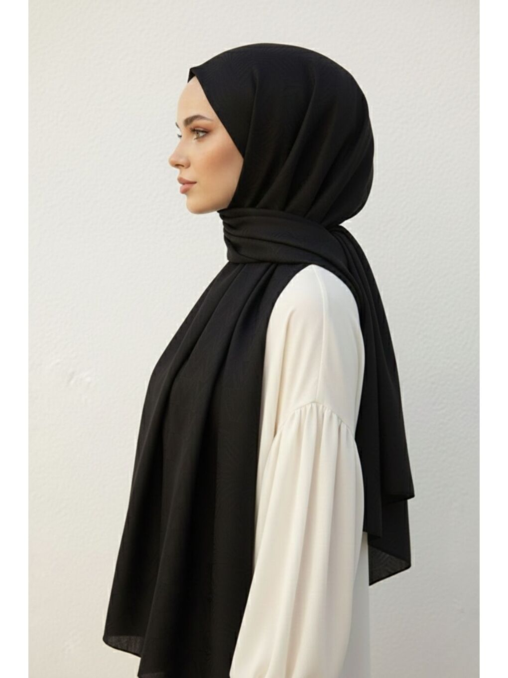 & YAQA Filigran Desenli Jakarlı Siyah Şal-1