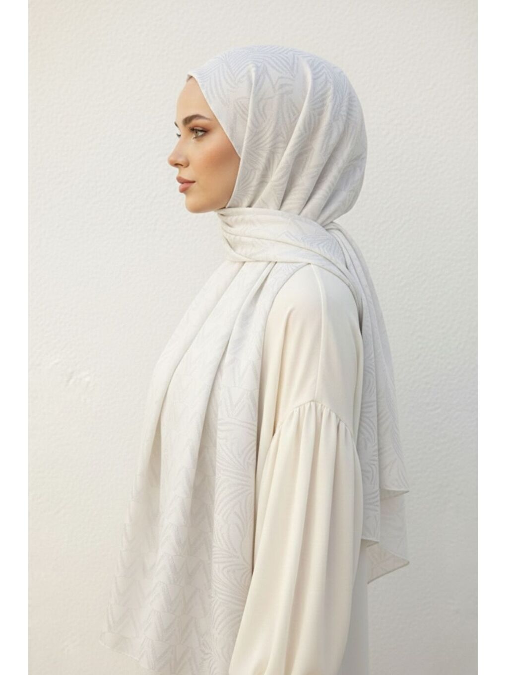 & YAQAFiligran Desenli Jakarlı Beyaz Şal-1