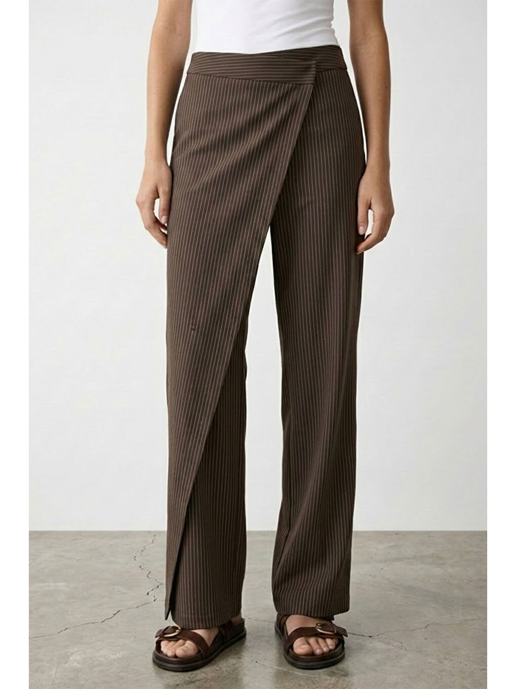 Kruvaze Kapamalı Çizgili Pantolon Kahverengi-2