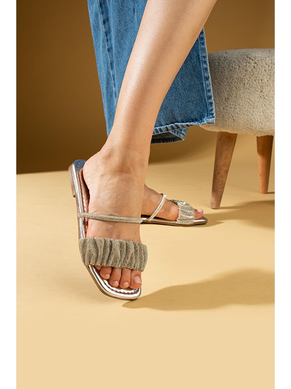 Gri Kalın Bantlı Taş Detaylı Rahat Kalıp Kadın Terlik 012-395-24-2