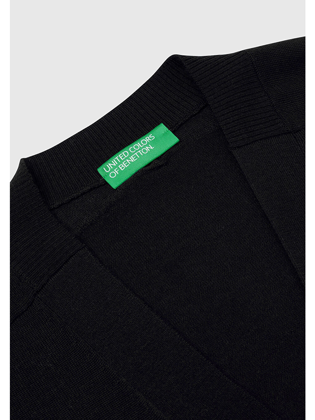 Siyah Kadın Sİyah %100 Yün Önü Cep Detaylı Düğmeli V Yaka Hırka-6