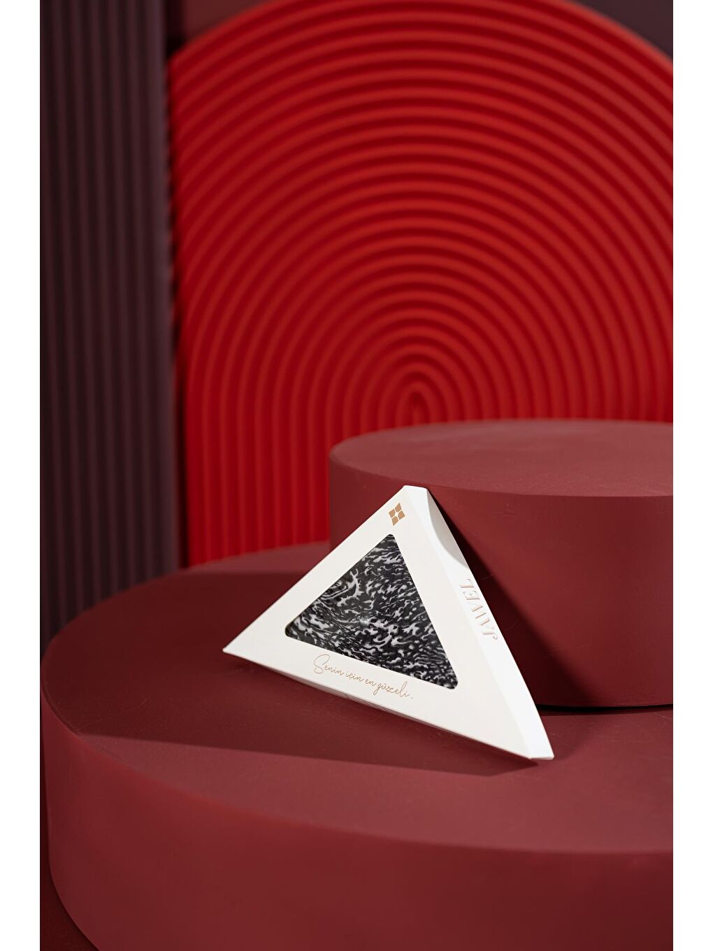 Siyah Kadın Tyana Müslin Şal-2