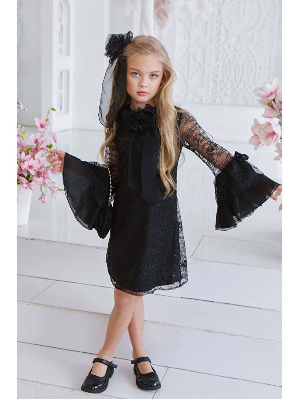 Kız Çocuk Boydan Üzeri Dantel İşlemeli Fiyonk Detaylı İspanyol Kollu Siyah Elbise-1
