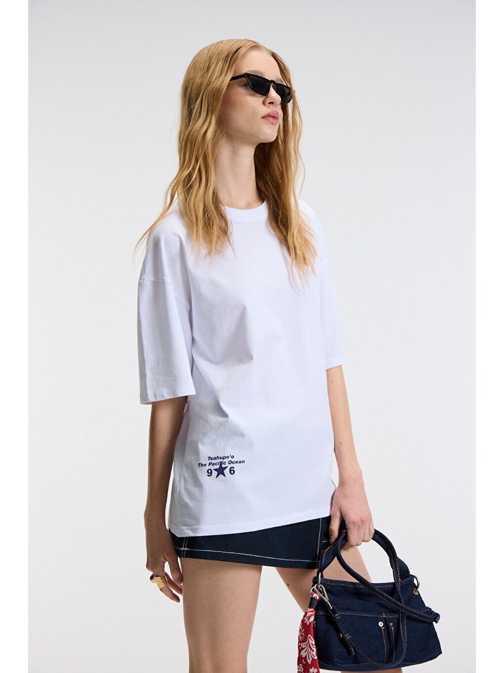 Tavena Kadın %100 Pamuk Baskılı Oversize Fit Kısa Kollu Yuvarlak Yaka Beyaz T-shirt