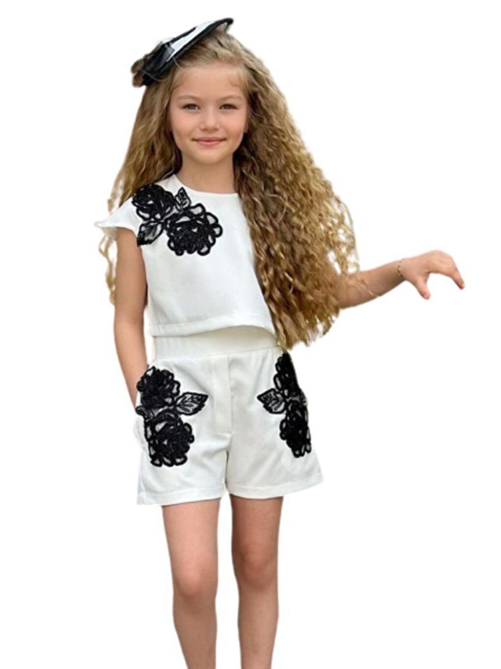 Kız Çocuk Omzu Düğmeli Çiçek İşlemeli Beyaz Şortlu Takım-3