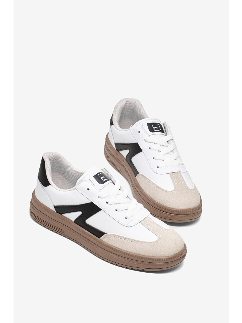 Kadın Beyaz Siyah Rahat Kalıp Kauçuk Taban Bağcıklı Sneaker-2