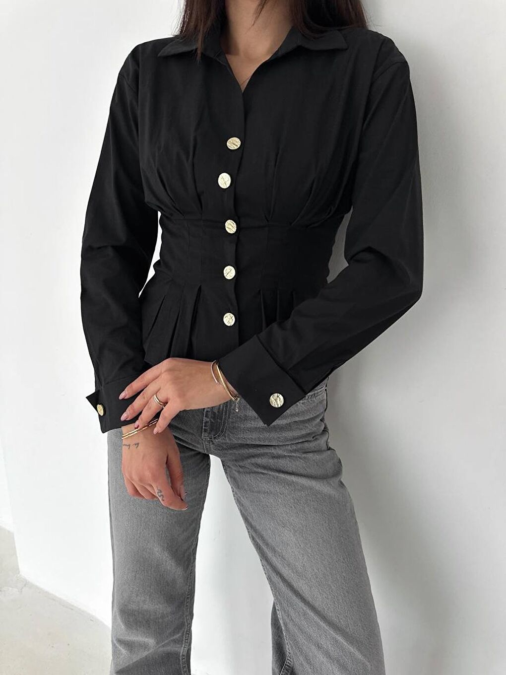 Kadın Korse Detaylı Gold Düğmeli Siyah Gömlek-2