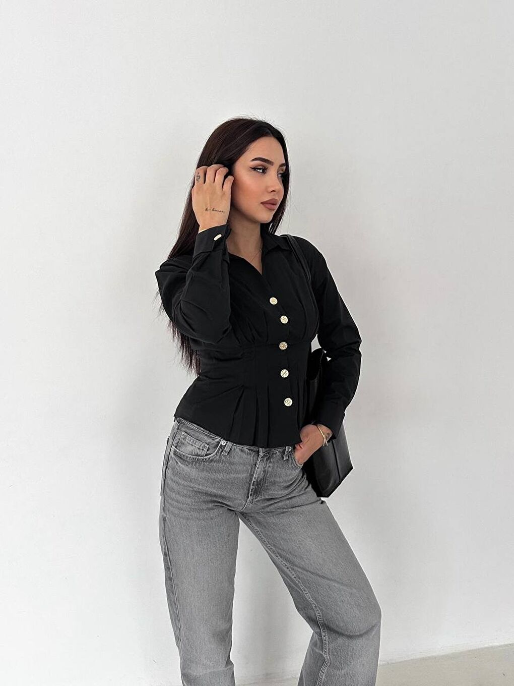 Kadın Korse Detaylı Gold Düğmeli Siyah Gömlek-3