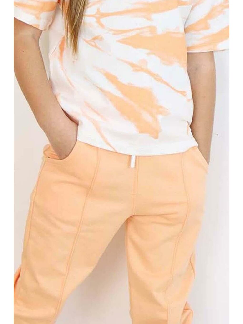 Pembe Kız Çocuk Bisiklet Yaka Boya Desenli T-Shirt Cımalı Somon Eşofman Takım-3