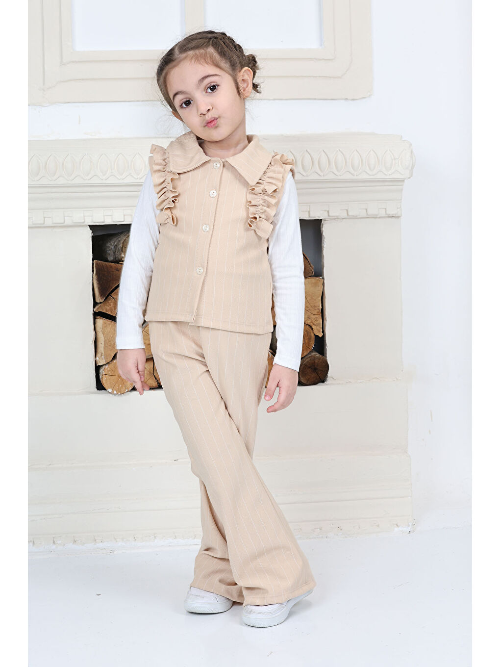 Kız Çocuk Bej Kız Çocuk Çizgili Omuz Detay Düğmeli Yelek ve Salaş Pantolon Alt Üst Takım - 26819-2
