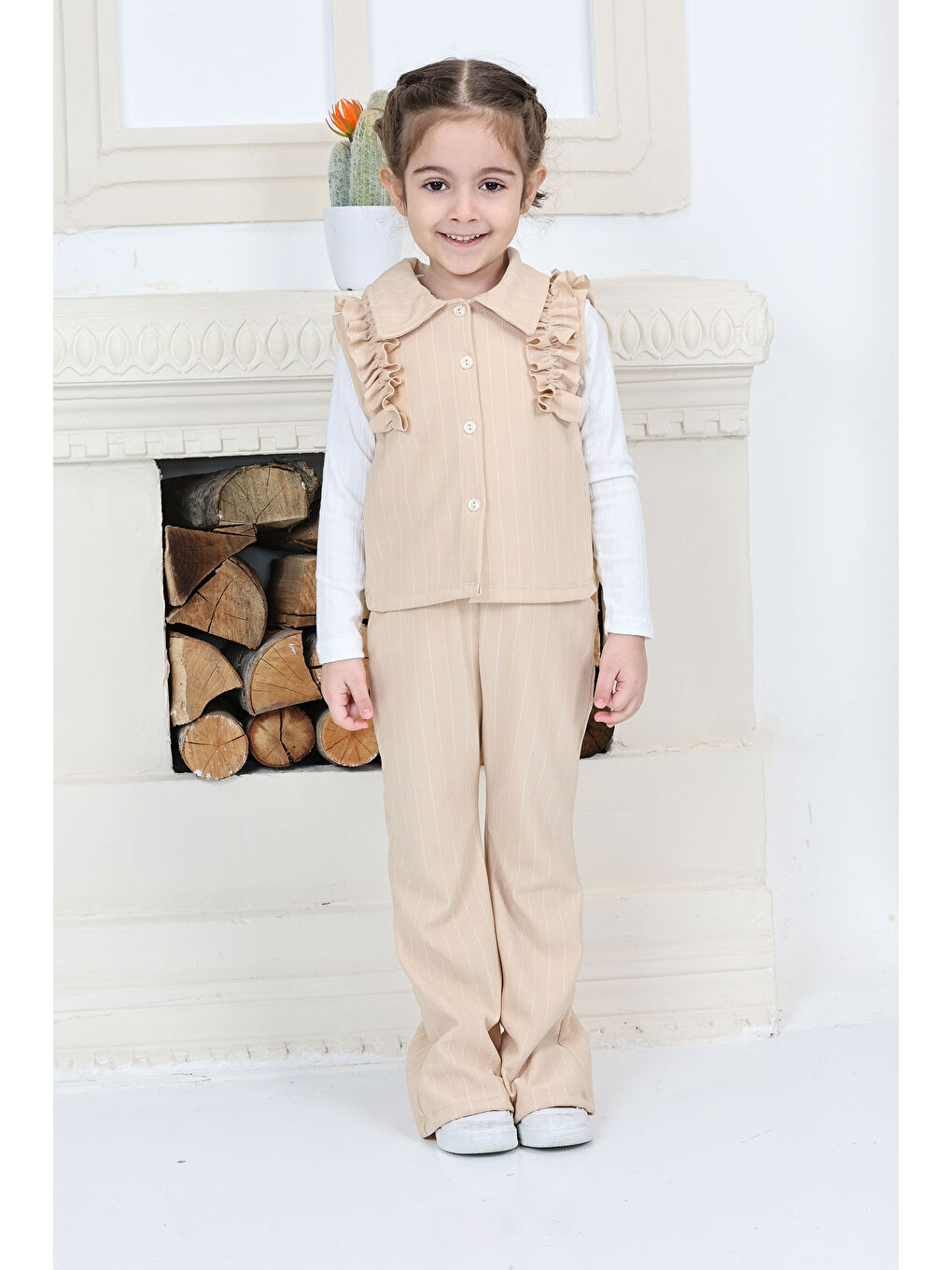 Kız Çocuk Bej Kız Çocuk Çizgili Omuz Detay Düğmeli Yelek ve Salaş Pantolon Alt Üst Takım - 26819-3