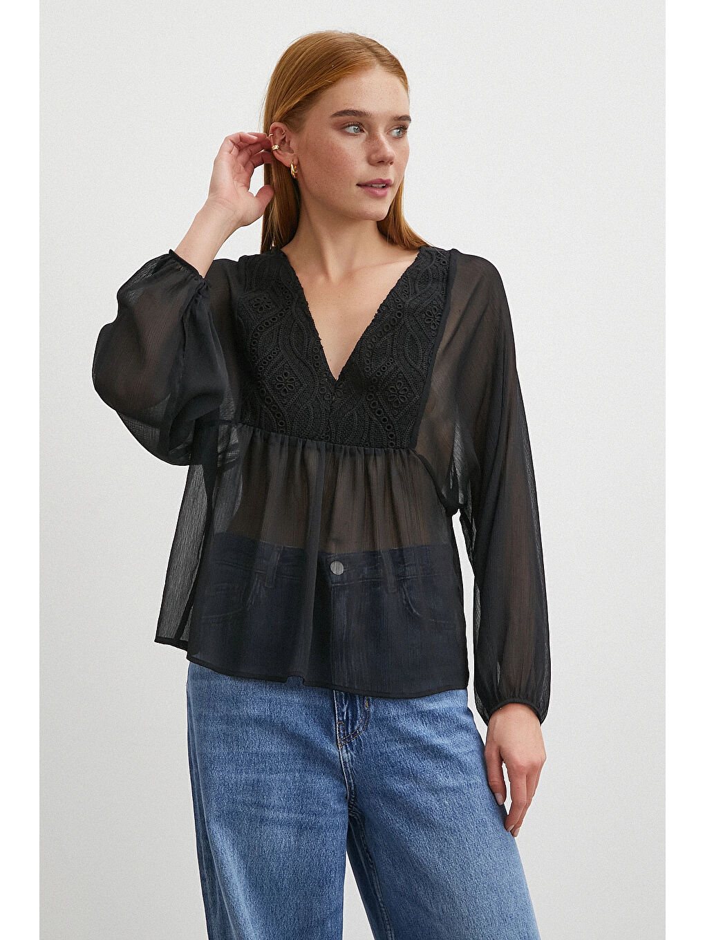 V Yaka Dantelli Transparan Bluz Siyah-2