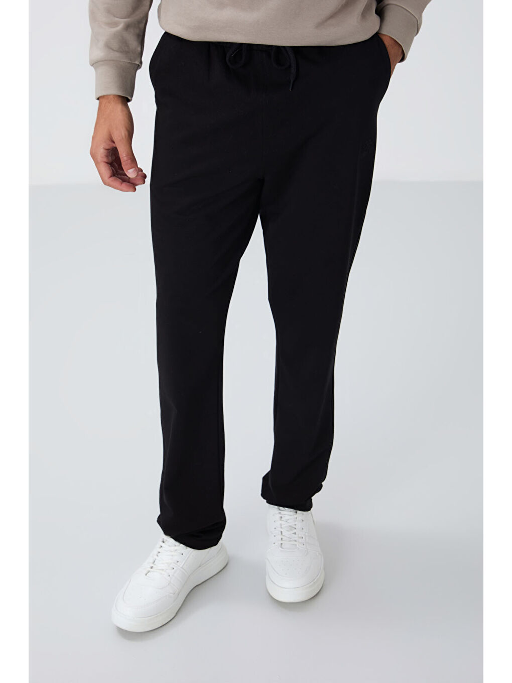 Siyah Bağcıklı Cepli Standart Kalıp Klasik Paça Erkek Eşofman Alt - 84682-2