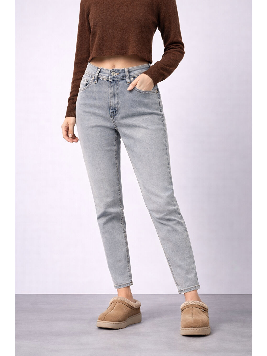 Mavi Dar Paça Kadın Jean